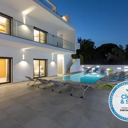 Villa Luxury 47 *
